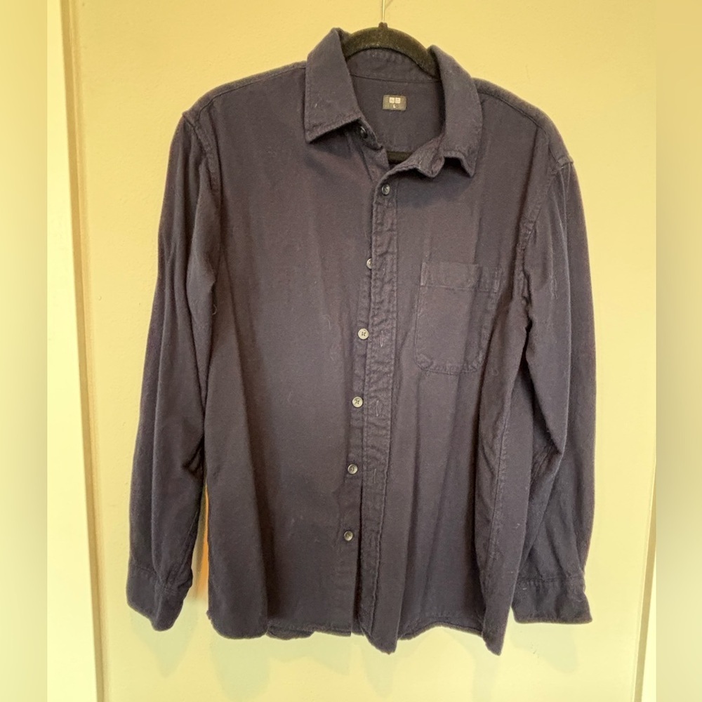 Uniqlo Women's Navy Flannel Button Down Shirt Large 056